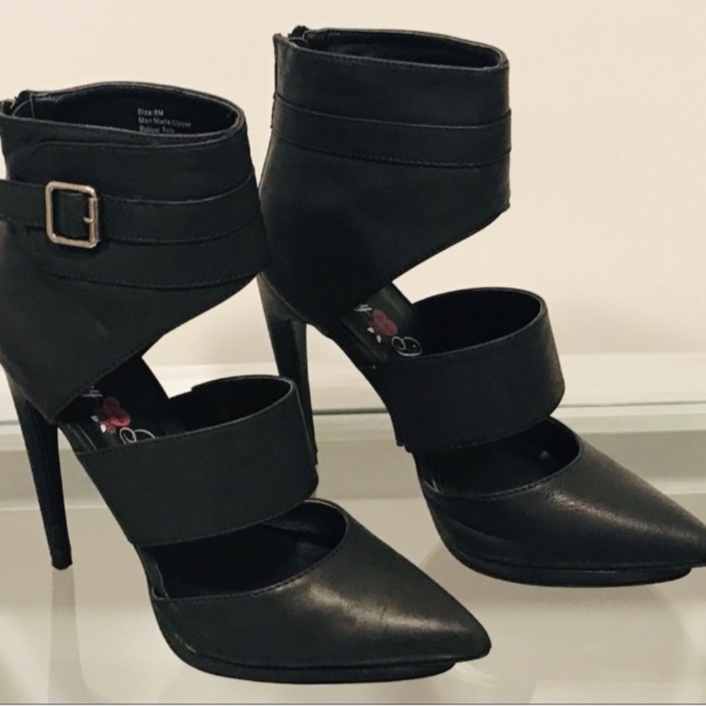 Penny Loves Kenny Evoke Black Heels Size 8